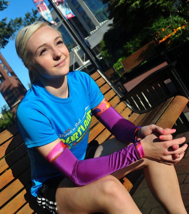 Purple Running sleeves for women who are super.