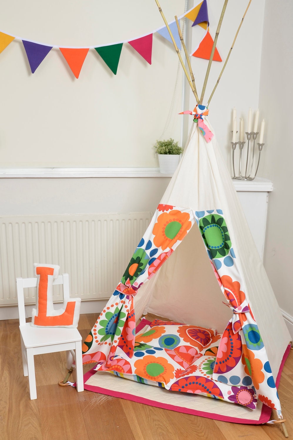Teepee Play Tent - Tipi - Rainbow Flowers