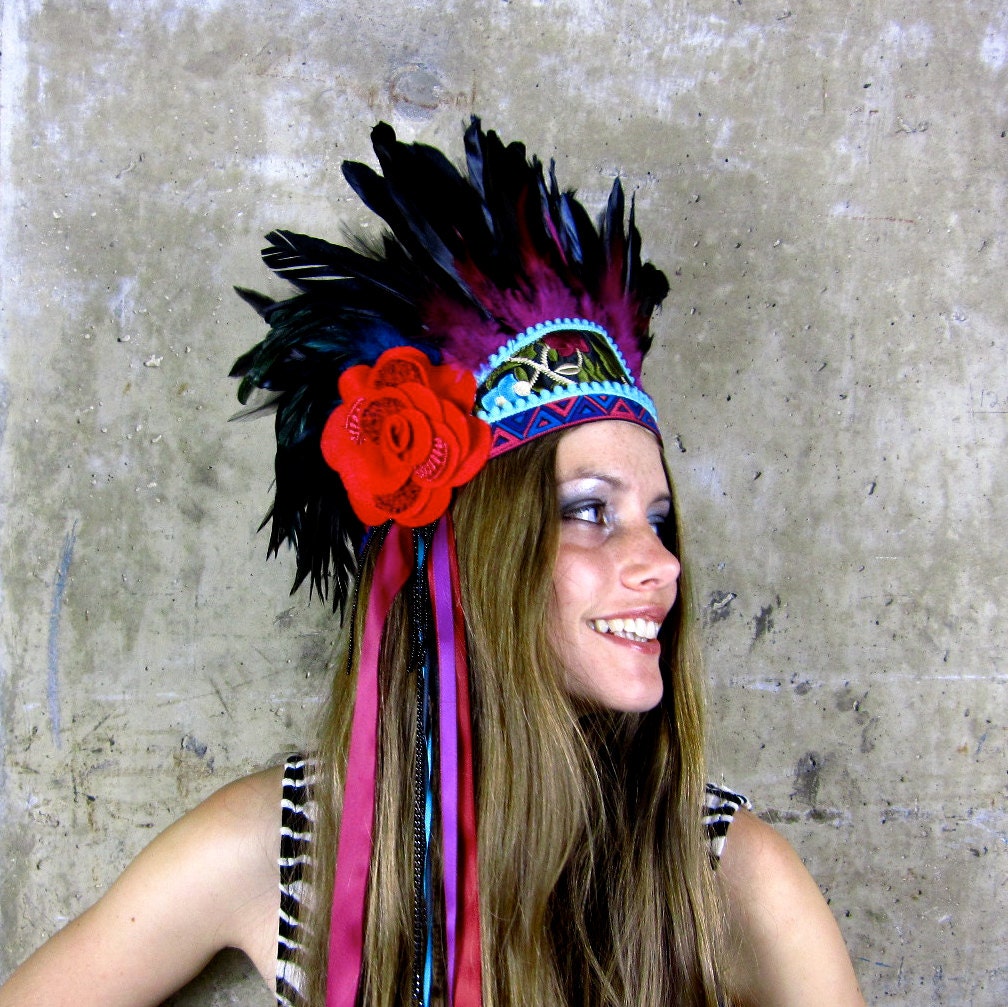 Frida - Vibrant feather headdress