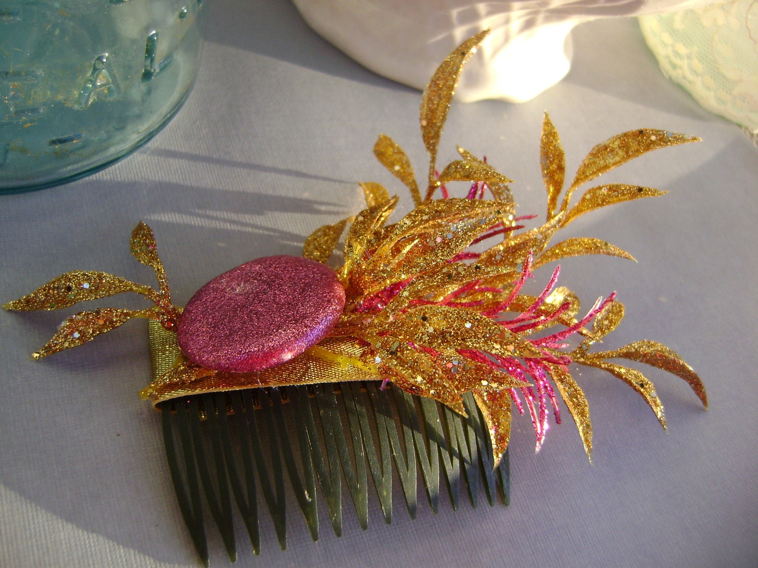 Gorgeous glittered hair comb in pink and gold - LoveYourQueen
