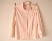 Vintage. Pale Pink Button Up Blouse. Embroidered Collar. Pleated. Long Sleeves. Cuffs. Oversized. Boho. Retro. Classic. Hipster. XS S M L