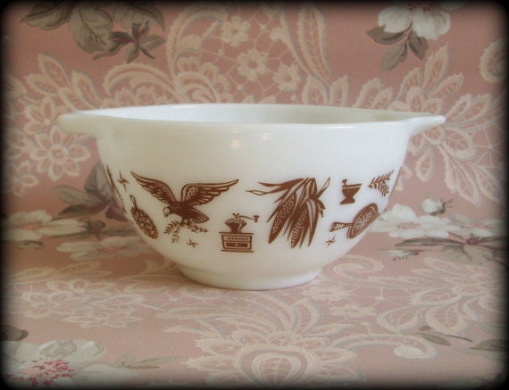 Vintage 70's Pyrex Bowl Early American Eagle