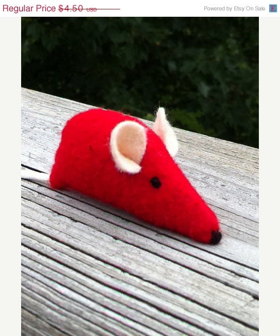 ON SALE Catnip Mouse, Felt Cat Toy, Pet Toy: Red Felt, off-white Ears, White Tail, Christmas mouse - MauveMoose