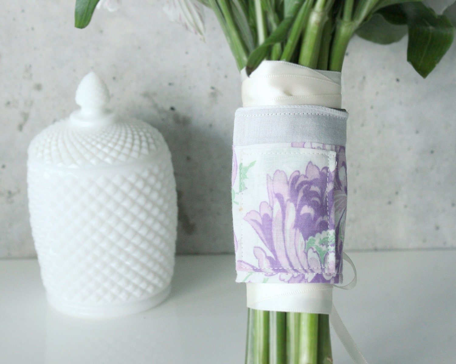 Vintage Handkerchief Bouquet Wrap with little lucky pocket, Lavender, Purple Floral