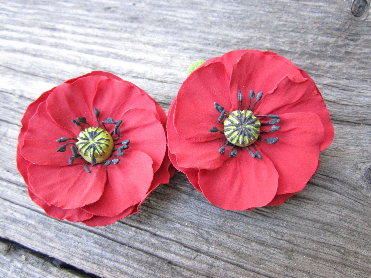 Hair clip polymer clay flower. Red poppies. Set of 2.
