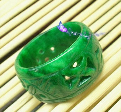 Free shipping - Natural light green jadeite jade charm fashion jadeite openwork jade ring (us 6 - 12)