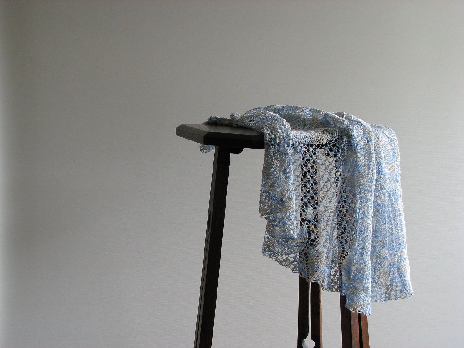 Vintage knitted circular table cloth - finely knit in delicate blue and rich cream