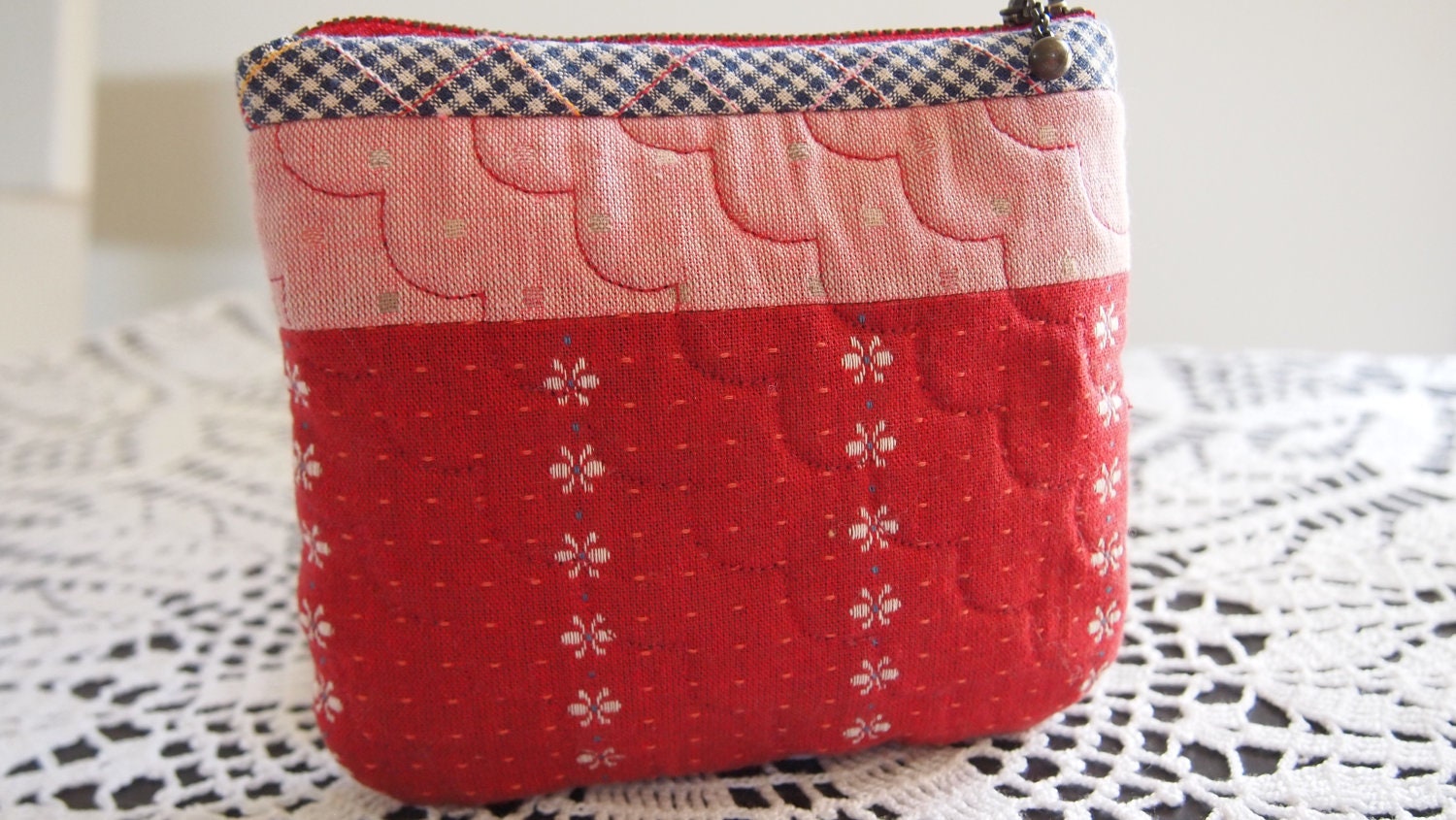 Red zipper purse/ coin purse/ coin wallet clutch/ pouch/ cosmetic bag - Handmade