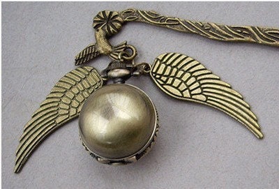 Harry Potter Enchanted Golden Snitch WATCH bookmark with Double Sided wings