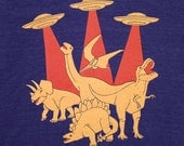 Dinos vs Aliens - Unisex Mens Cool T-Shirt Dinosaur UFO Spaceship Invasion Sci Fi Geek Awesome Monster Tshirt Tee Shirt Tri Indigo Tshirt
