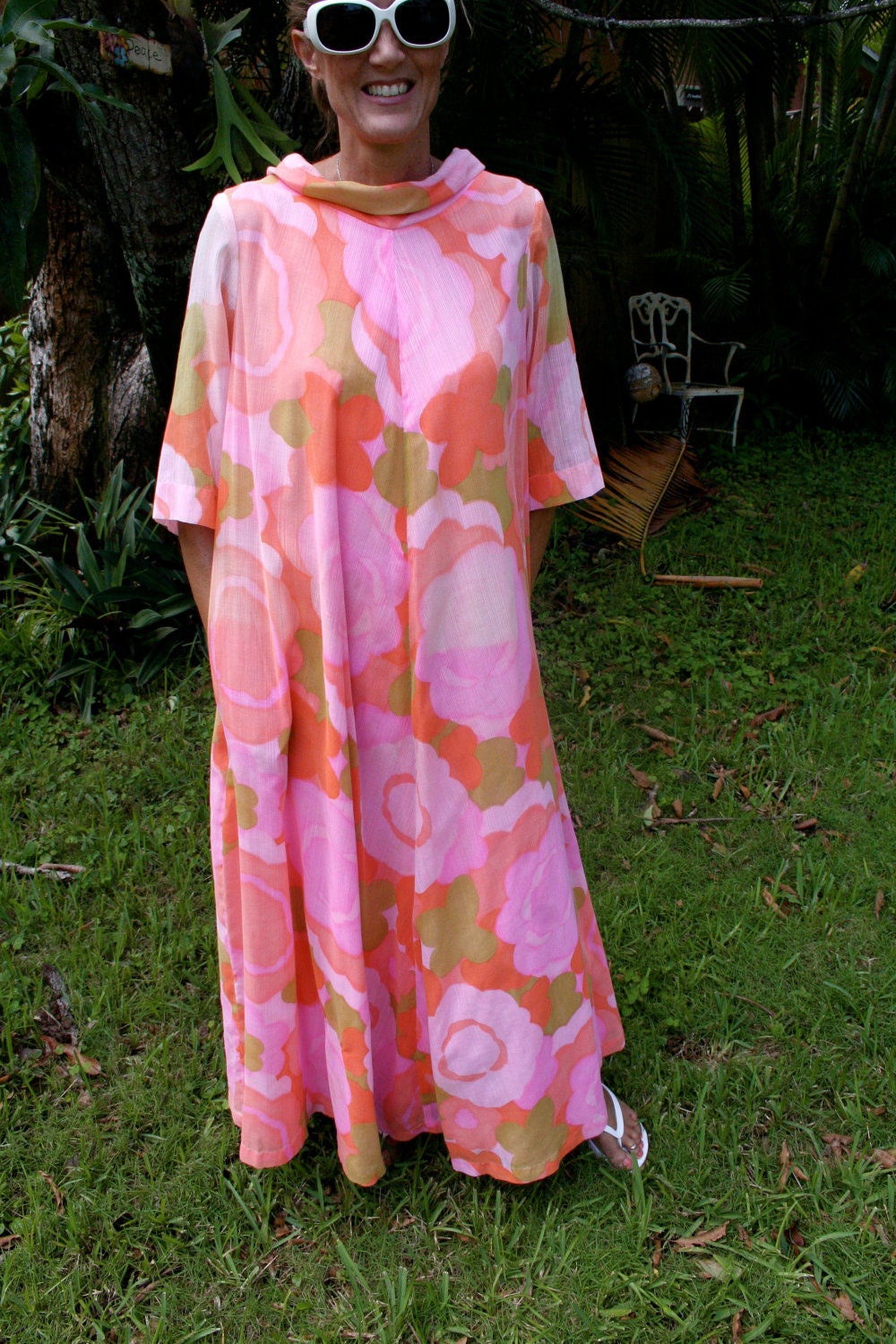 VINTAGE Colorful House Dress - Plymouth Shops - Fun Dress up