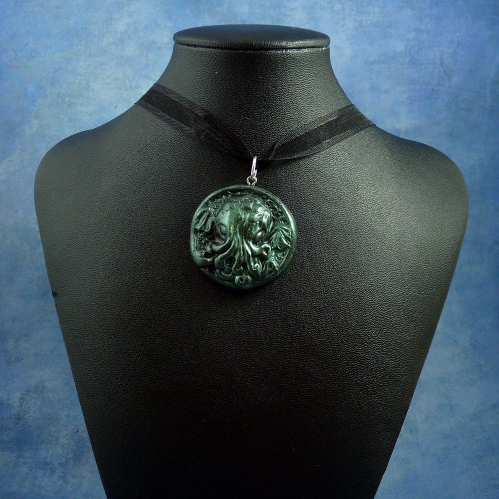 Dark Green Small Cthulhu Cameo Necklace, Polymer Clay Lovecraft Jewelry