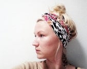 The Twist Turban Headband- In Hot Pink Status Print