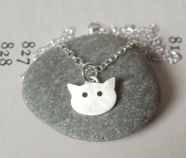kitty cat necklace in sterling silver handmade in the UK