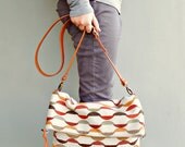 Womens Cross Body Bag - Crossbody Purse - Modern Messenger Bag - Converts to Tote - Custom Length Leather Strap . (no12)
