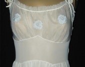 Fabulous white vintage nightgown from the 1960s size small