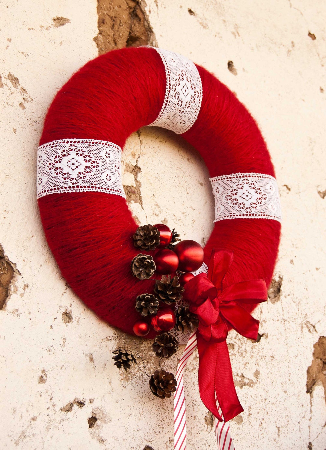 Valentine wreath - Red and white wreath - Holiday wreath - Door decoration