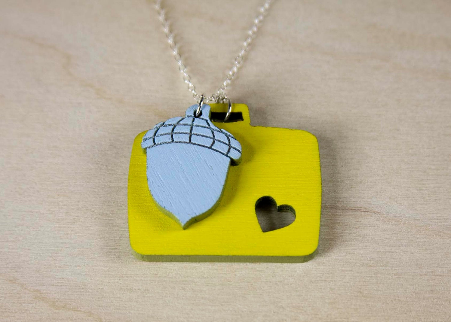 Charm Necklace "The Nester" - Petit Baby Acorn in Tow with Vintage Suitcase