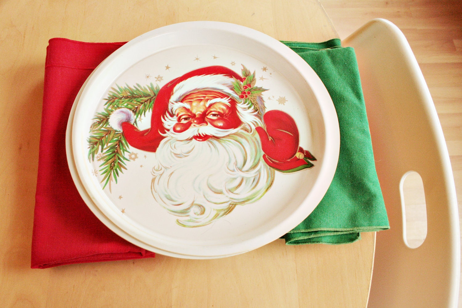 Vintage Santa Trays and Red And Green Christmas Cloth Napkins - Host/Hostess Set