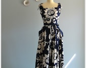 50s dress / early 1950's vintage Kamehameha Hawaii Navy Blue & White full skirt dress with large cuff pockets ... 25 waist
