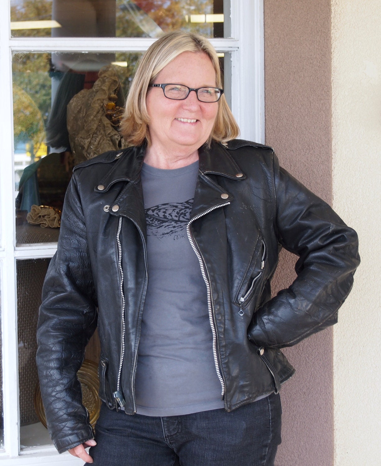 RARE 1950s Authentic HARLEY DAVIDSON Ladies Black Leather Biker Jacket Worn-In and Ready to Go