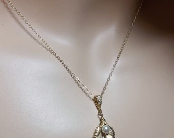 Pearl necklace - Feather - Gold filled- Bridal jewelry - Bridesmaids - Elegant- gift -