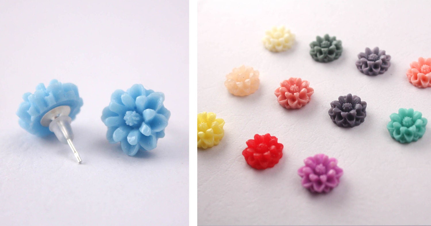 flower post earrings - floral daisy cabochon post stud - simple everyday jewelry - everyday earrings