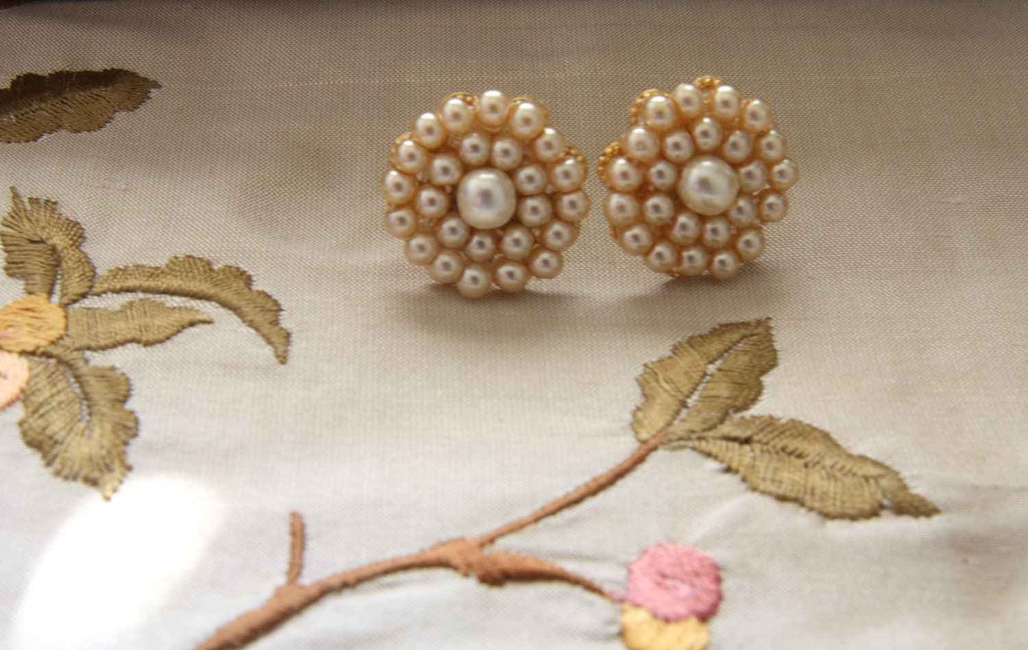 Bridal Stud Earrings,Wedding Earrings,Vintage Style Earrings,Swarovski Pearls,Wedding Jewelry,Posts Flowers Earrings ,Accessories
