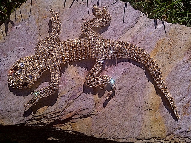 Vintage Lizard Brooch or Pin, Articulated, Gold Colored Lizard with Crystal Rhinestones, Vintage 1985
