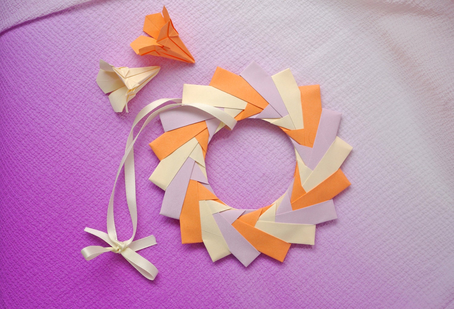 Origami wreath - "Rotating light"