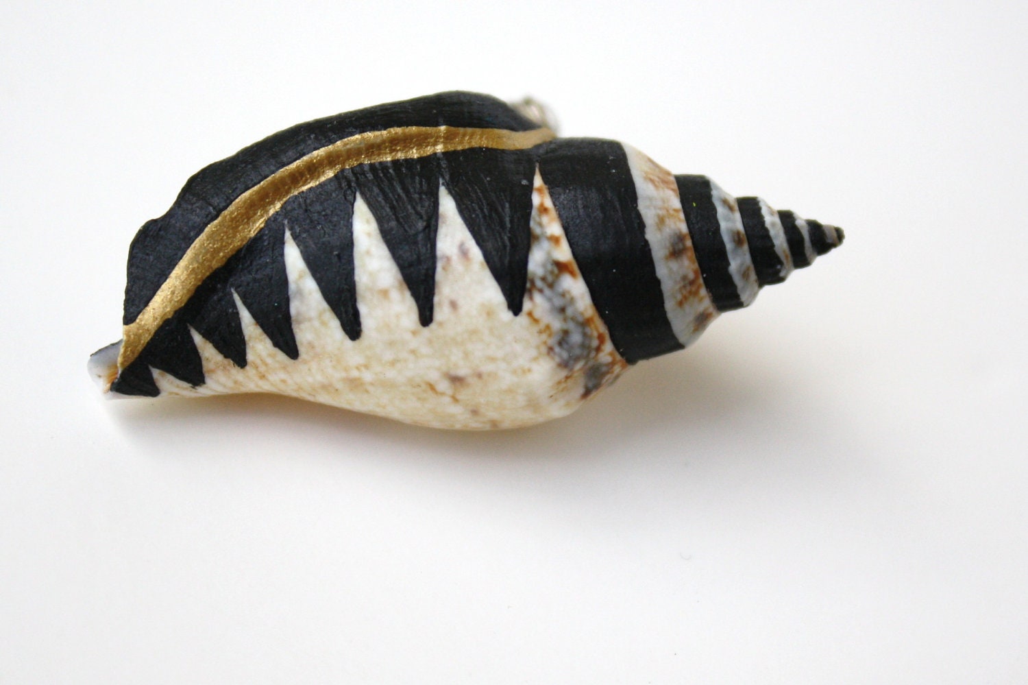 Black Gold Sea Shell Vase Brooch - Shell Pin, Planter Pin, Lapel Pin, Sea Shell, Bud Vase, Wedding Boutonniere, Art Deco, Halloween Pirate
