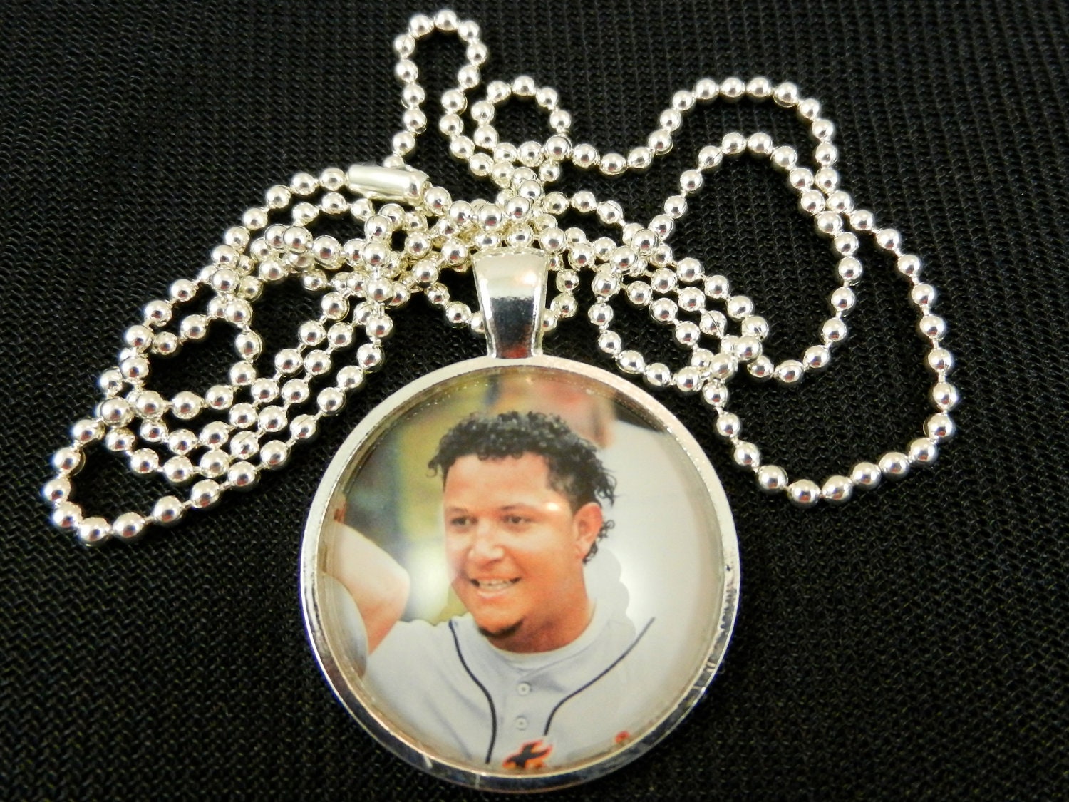 Detroit Tigers Miguel Cabrera Pendant In Silver Bezel, Trading Card Image