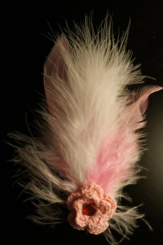 Handmade // Light Pink Flower with White and Light Pink Feathers Hair Clip // Hat Accessory