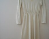 Vintage 70s 80s white casual dress with gold trim - sz Medium Small - FREE shipping