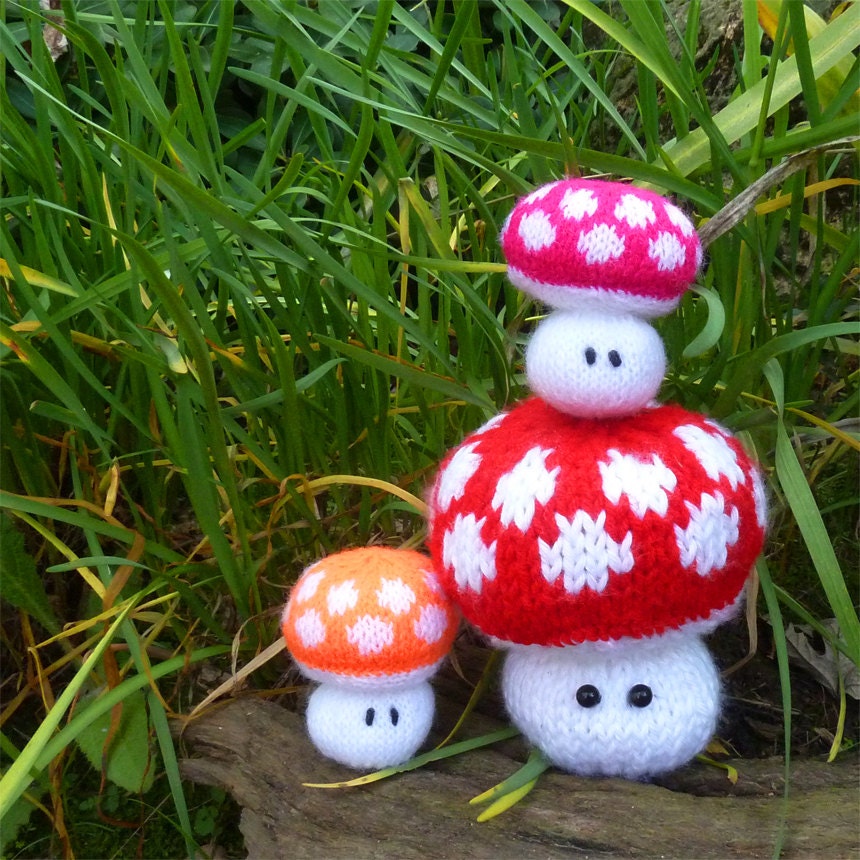 amigurumi Pattern Knit Mushroom Softie or Pincushion - PDF Toadstool knitting polka dot - photo tutorial