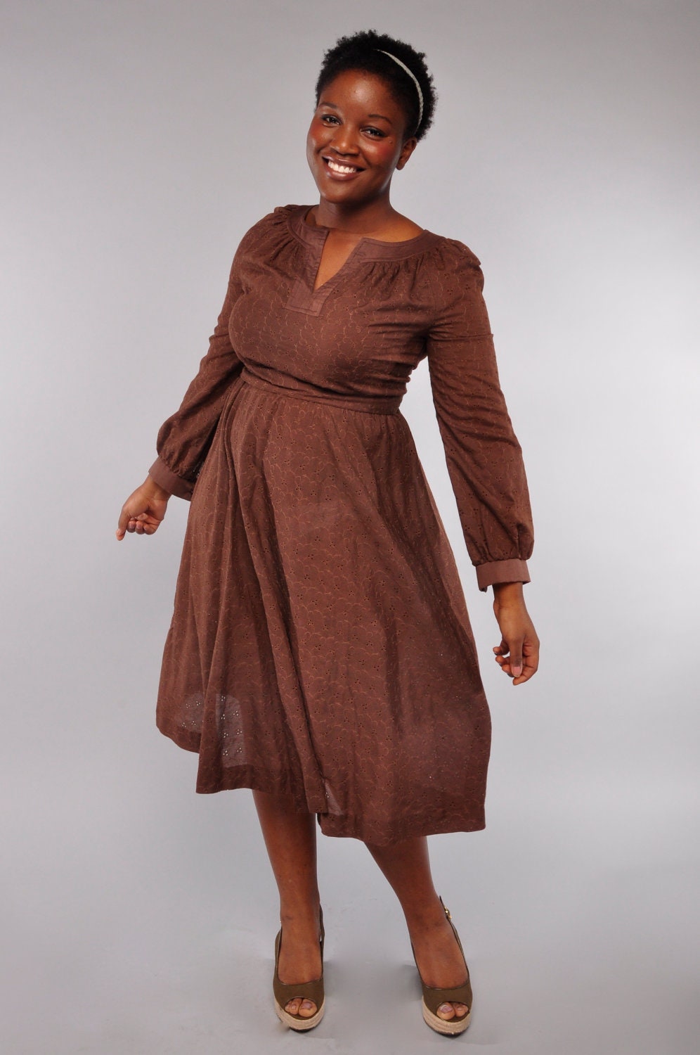 Vintage Eyelet Dress // Brown Shirt Dress // L  // Full Skirt