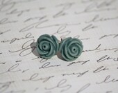 Mini Vintage Grey Rose Earrings - Bridesmaid Earrings - Grey Wedding - Flowergirl Earrings - Roses Earrings - Flower Earrings