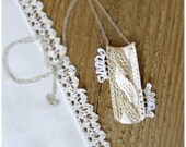 Statement Necklace imitating knitting