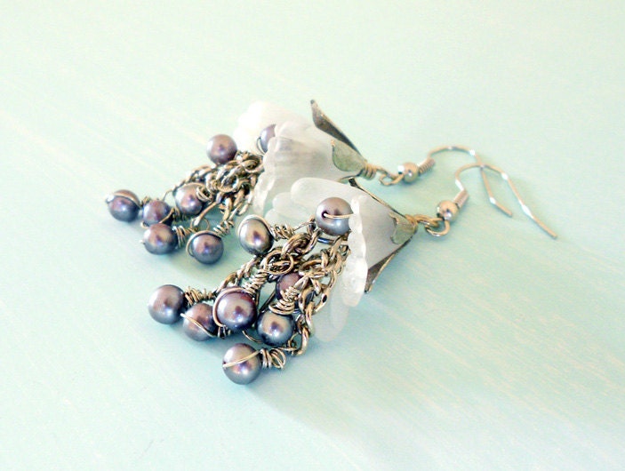 CLEARANCE White Frosted Calla Lily Pearl Earrings - Spring Rain Silver & Freshwater Periwinkle Pearls - Vintage Inspired Dangle Flowers