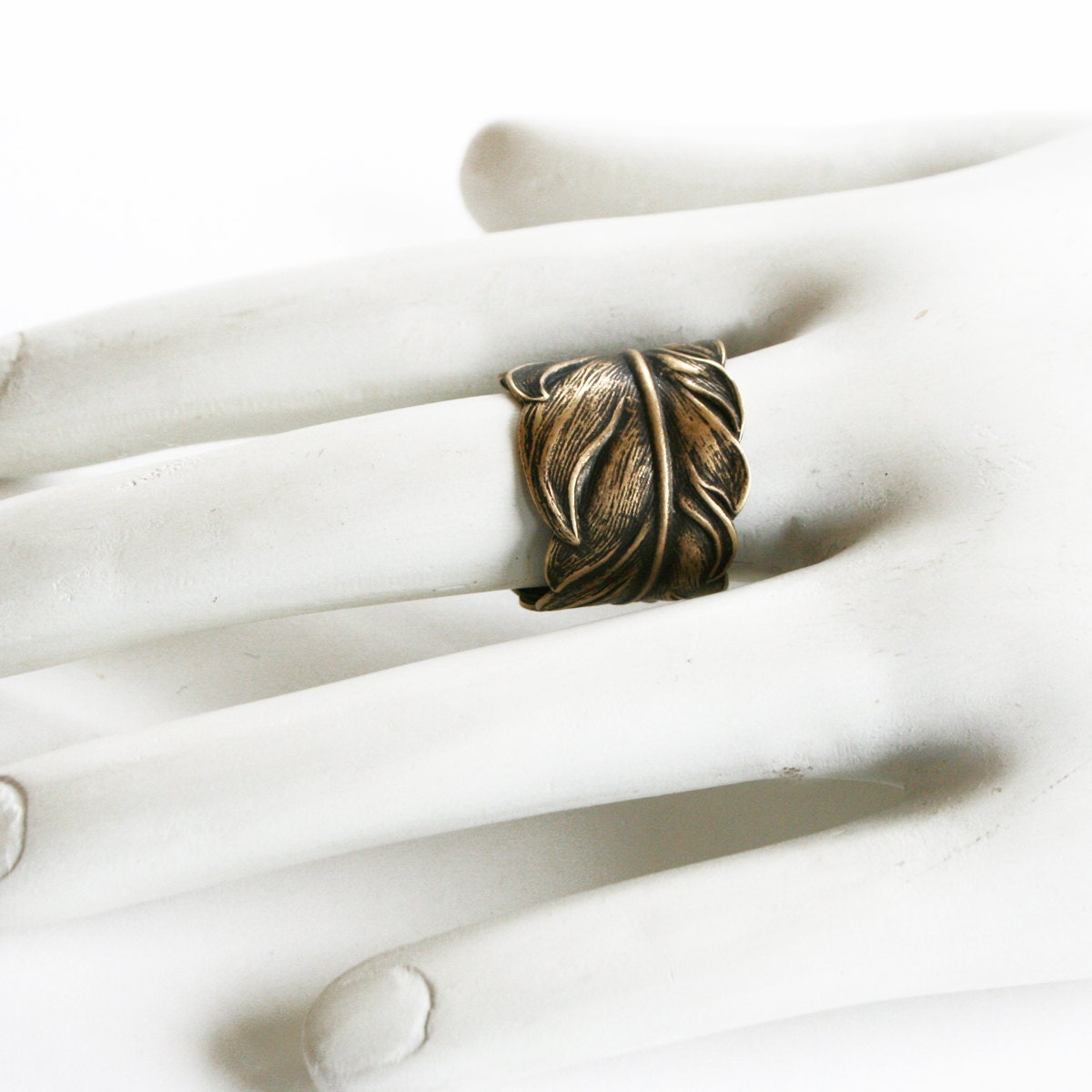 light as a feather - adjustable brass ring