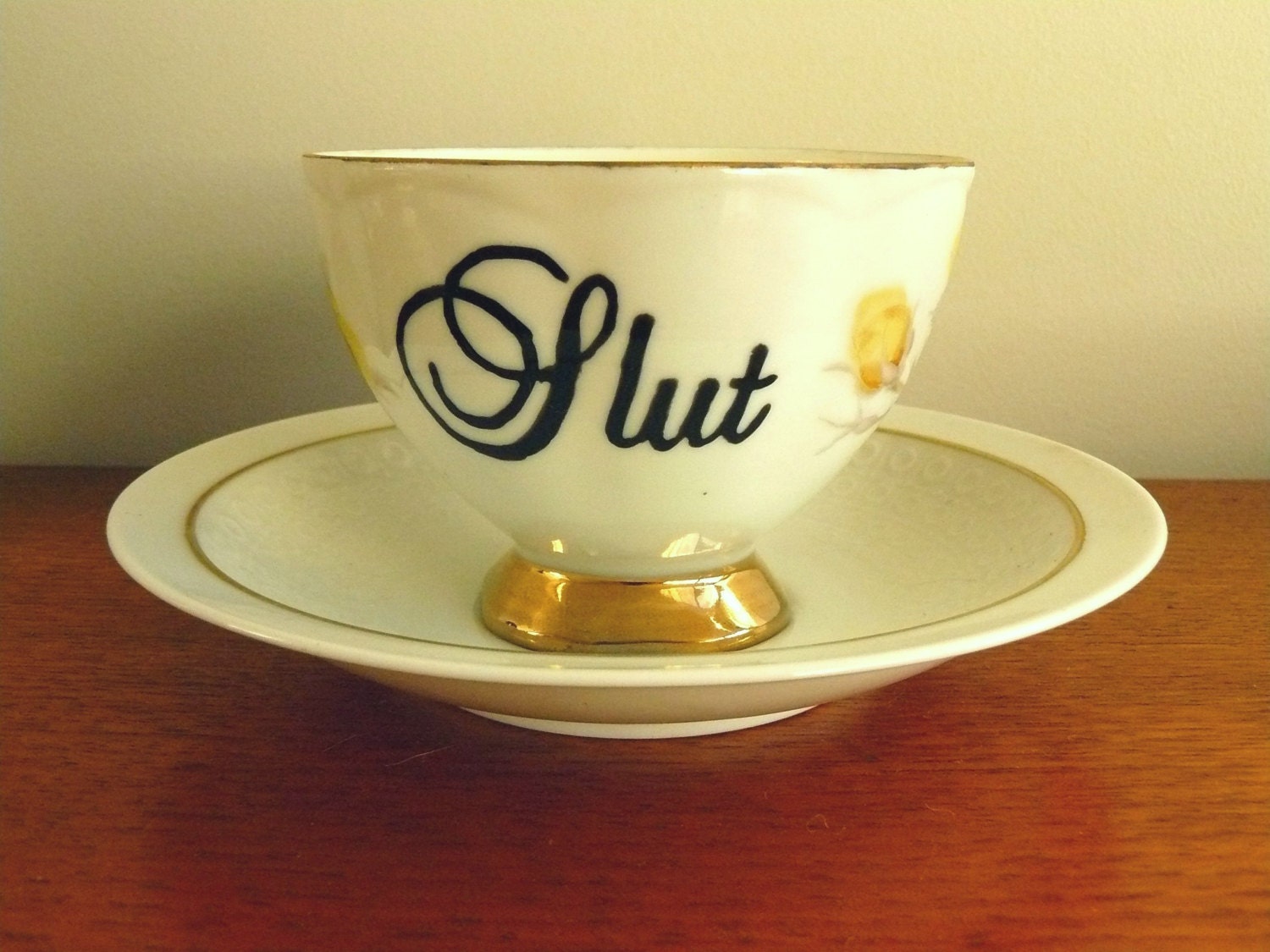 Slut teacup