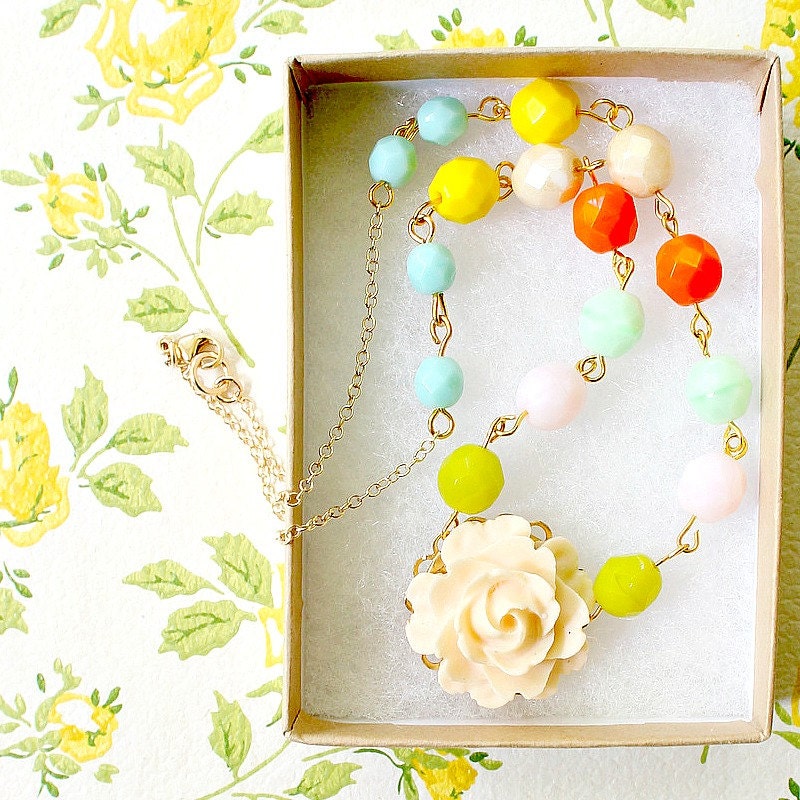 Cream Rose Pendant Necklace