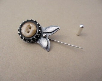 Vintage Button Stick Pin Flower BAW