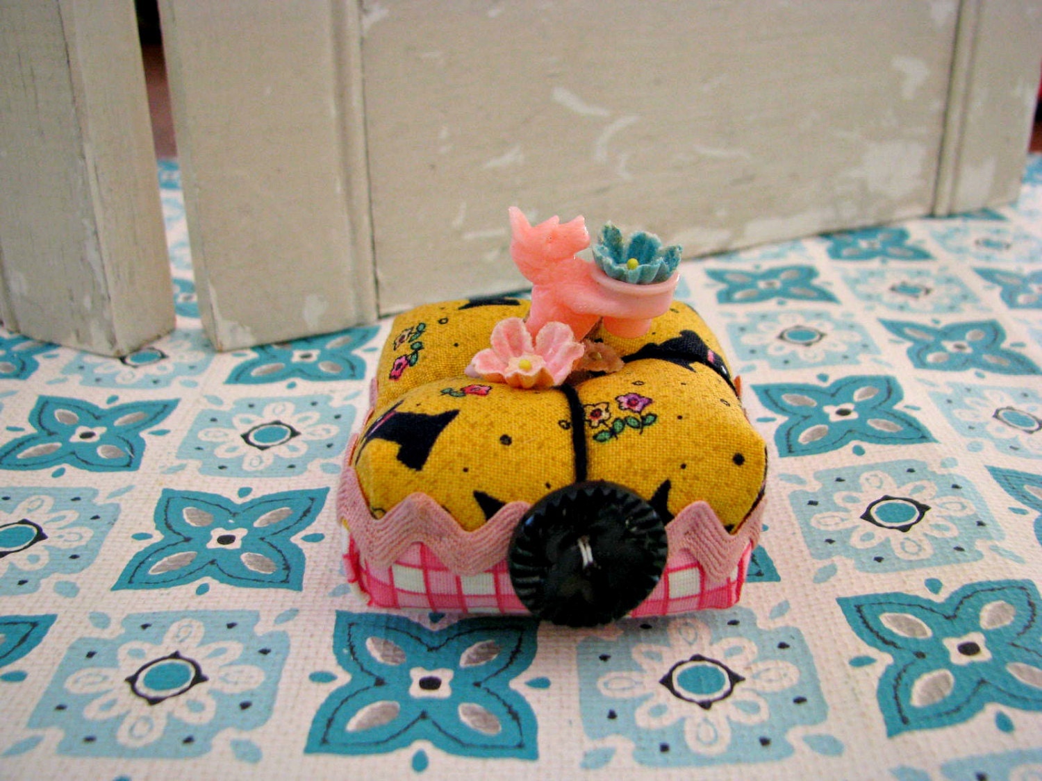 Vintage Miniature Pink Scotty Dog Pin Cushion