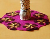 bright pink table mat