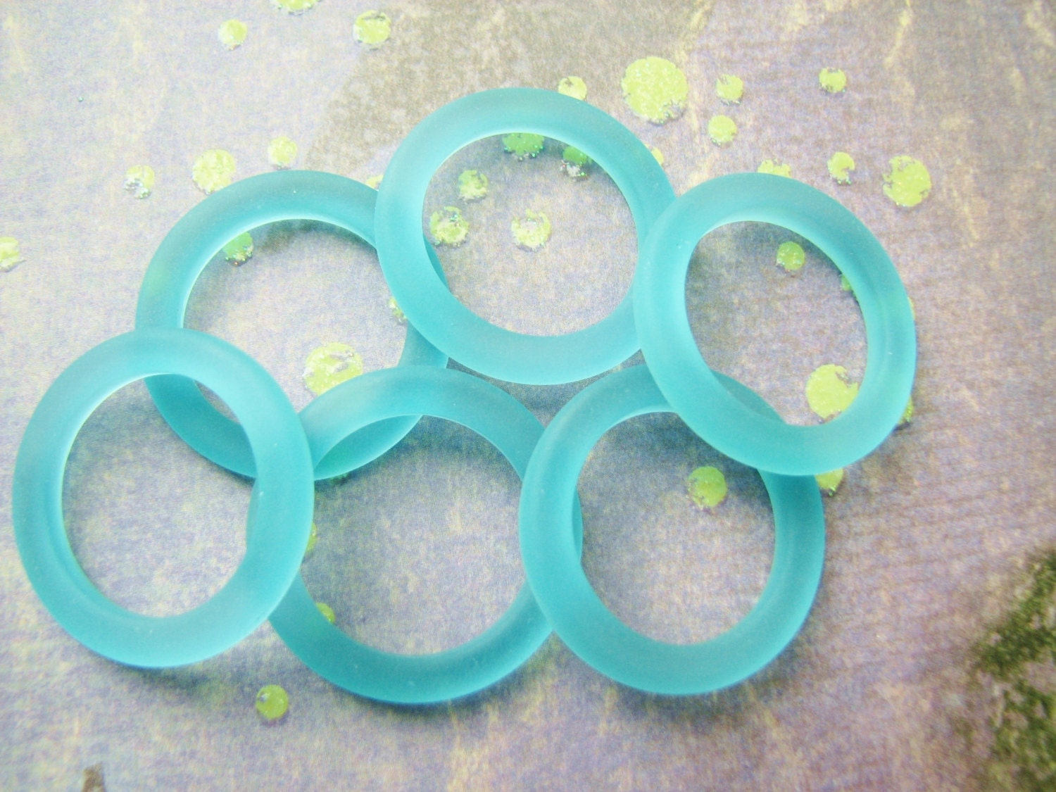 Sea Glass Faux 27mm Ring Connectors in Aqua Frost ( 6rings) b2219