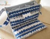PREMIUM Organizer Clutch Wristlet (Pebbles in Cornflower Blue)