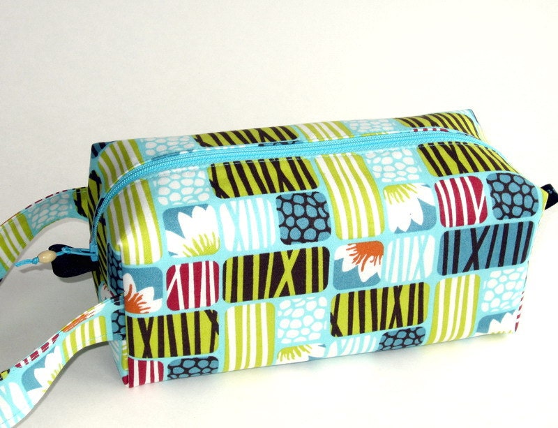 Boxy Bag Knitting Project Zippered Pouch - Across the Pond - Lotus