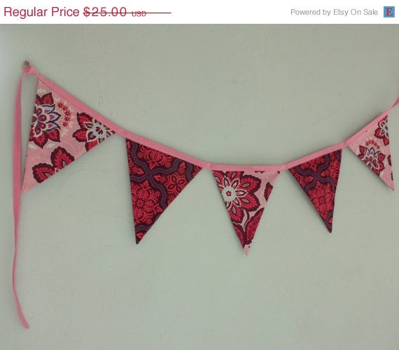 10% OFF SALE Fabric Flag Banner, Purple and Pink  Bunting Featuring 5 Large Flags.  Photo Prop, Wedding, Birthday Party Decoration.