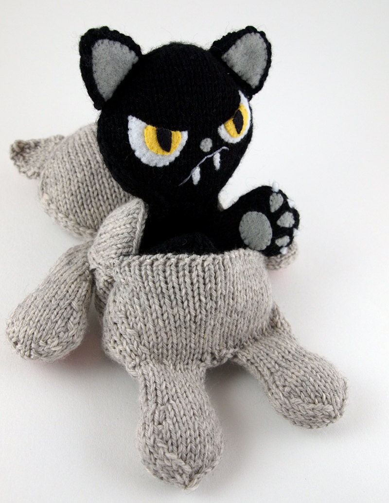 Reversible Cat Knitting Pattern